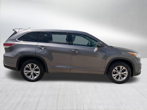 Used 2015 Toyota Highlander XLE FWD image 5