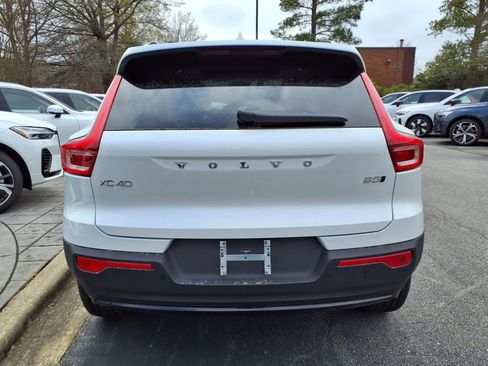 New 2025 Volvo XC40 B5 Ultra w/ Climate Package image 4
