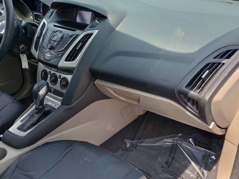 Used 2014 Ford Focus SE FWD image 20