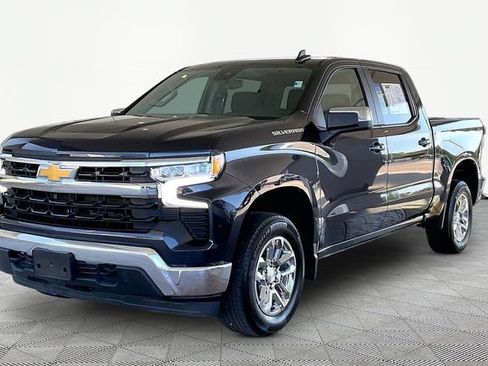 Used 2023 Chevrolet Silverado 1500 LT AWD/4WD image 3