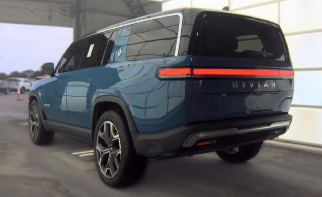 Used 2023 Rivian R1S Adventure Quad AWD/4WD image 13