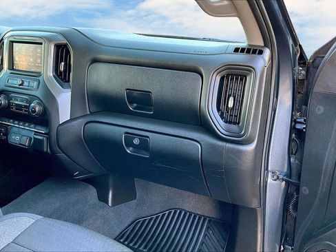 Used 2022 Chevrolet Silverado 1500 Custom image 18