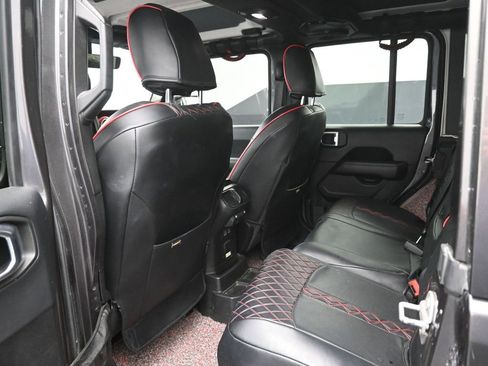 Used 2018 Jeep Wrangler Unlimited Rubicon image 23