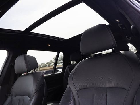 Used 2022 BMW X7 M50i w/ Cold Weather Package image 24