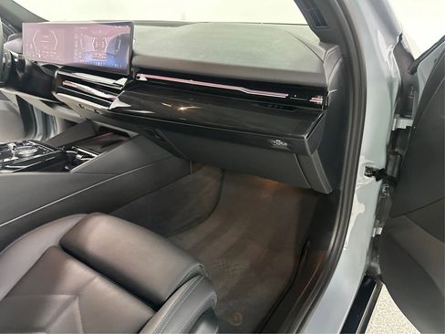 Used 2024 BMW 530i xDrive w/ M Sport Package image 29