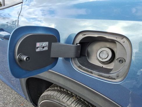 Certified 2025 Chevrolet Traverse LT image 12