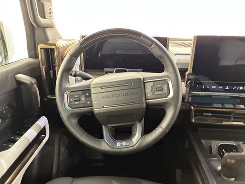 Certified 2024 GMC Hummer EV 3X AWD/4WD image 22