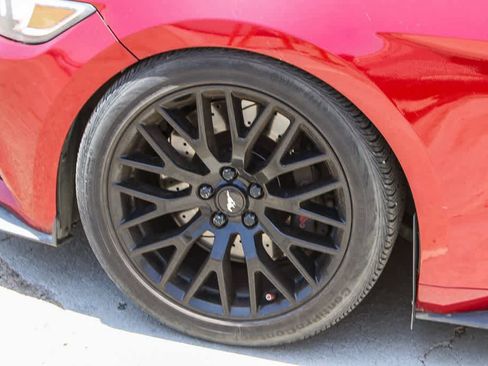 Used 2017 Ford Mustang GT w/ GT Performance Package RWD image 5