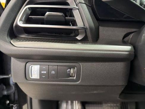 Used 2025 Chevrolet Traverse LT w/ Driver Confidence Package image 11