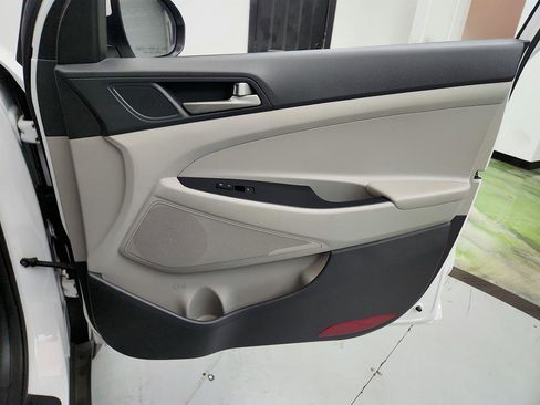 Used 2018 Hyundai Tucson SEL image 33