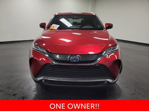 Used 2024 Toyota Venza XLE image 3