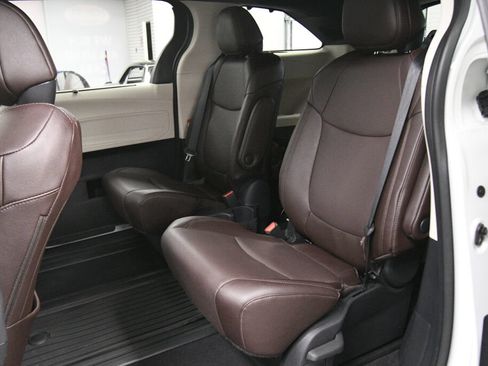 Certified 2023 Toyota Sienna Platinum AWD/4WD image 23