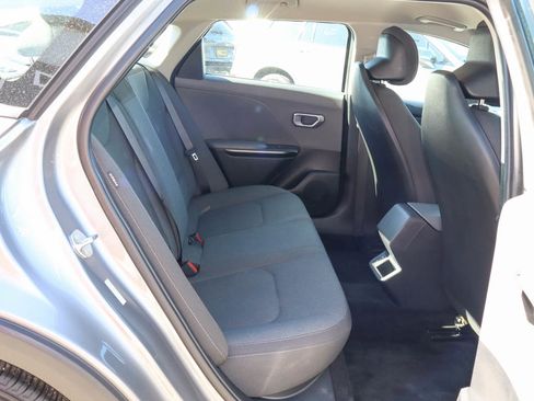 Used 2025 Kia K4 FWD image 23