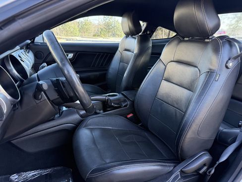 Used 2019 Ford Mustang Premium image 34