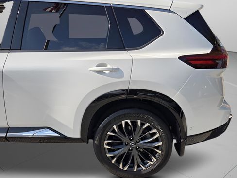Certified 2024 Nissan Rogue Platinum image 6