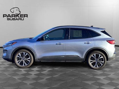 Used 2022 Ford Escape SE w/ SE Sport Appearance Package image 2