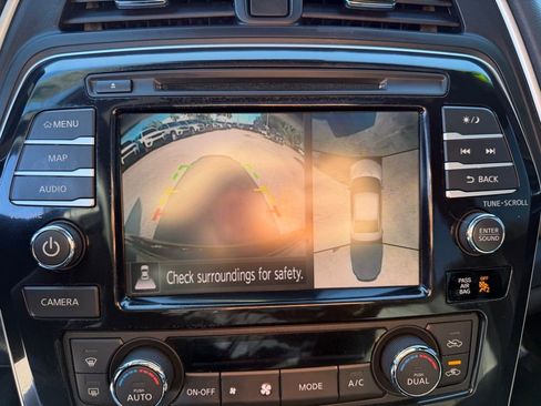 Used 2023 Nissan Maxima SR w/ Sport Mat Group image 23