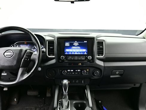 Used 2022 Nissan Frontier SV image 5