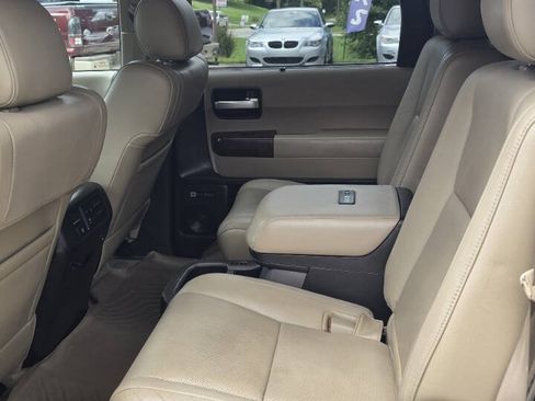 Used 2010 Toyota Sequoia Platinum RWD image 11
