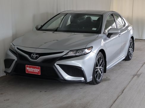 Used 2023 Toyota Camry SE image 24