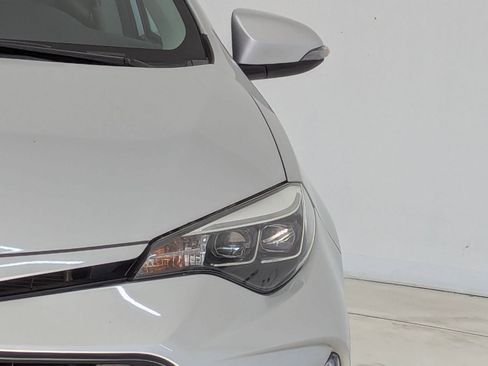 Used 2019 Toyota Corolla SE image 11