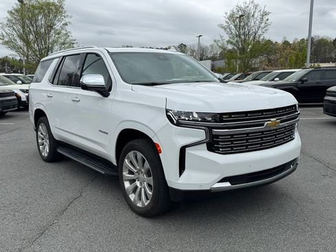 Used 2024 Chevrolet Tahoe Premier w/ Premium Package image 3