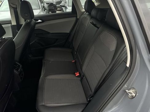 Certified 2022 Volkswagen Taos SE image 25