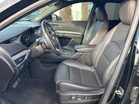 Used 2021 Cadillac XT4 Premium Luxury image 16