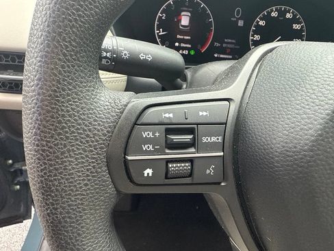 Used 2024 Honda HR-V LX image 12