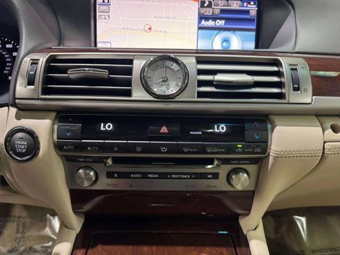 Used 2014 Lexus LS 460 image 27