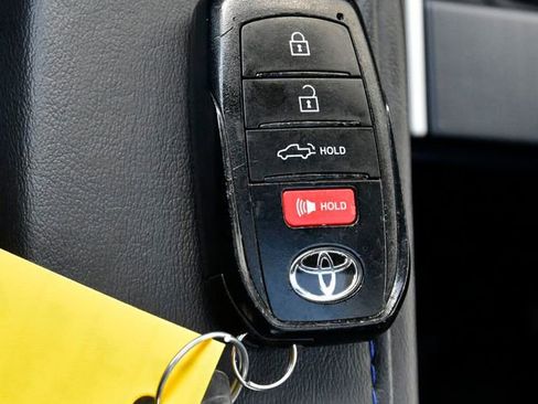 Used 2024 Toyota Tundra Platinum image 32