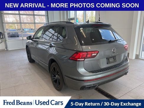 Used 2024 Volkswagen Tiguan SE R-Line image 3
