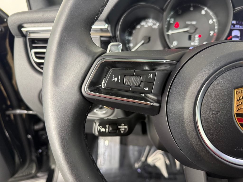 Certified 2026 Porsche Macan AWD/4WD image 27