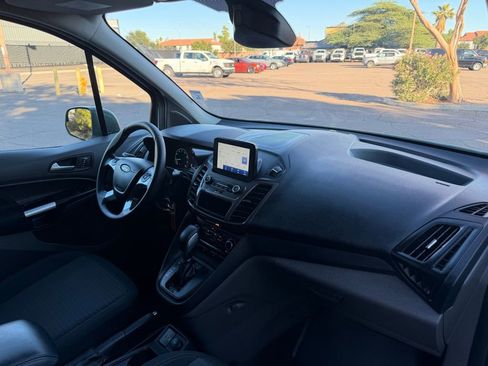 Used 2023 Ford Transit Connect XLT image 18