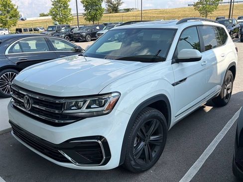 Used 2021 Volkswagen Atlas SE FWD image 3