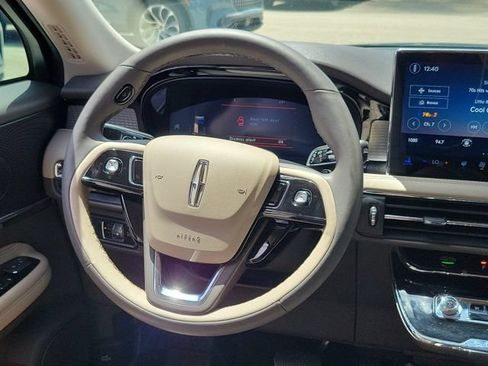 Certified 2023 Lincoln Corsair FWD w/ Equipment Group 101A image 19