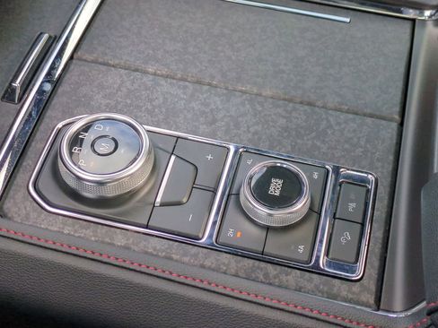 Used 2023 Ford Expedition Max Limited image 35