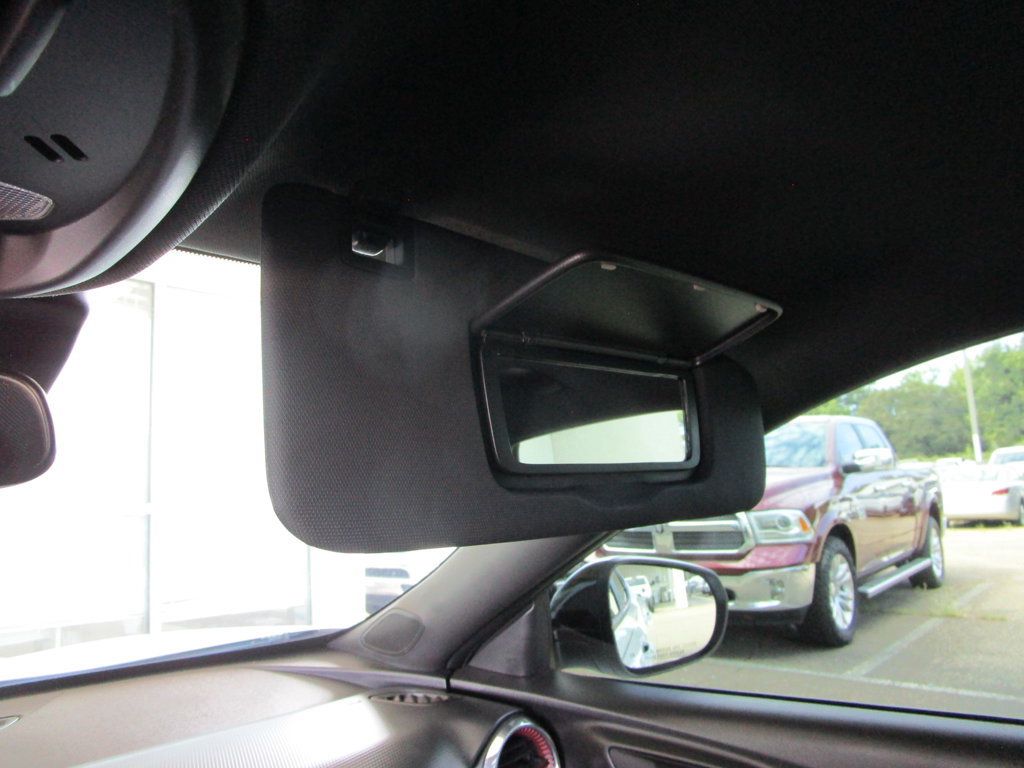 Used 2025 Chevrolet Trax RS w/ Sunroof Package FWD image 36