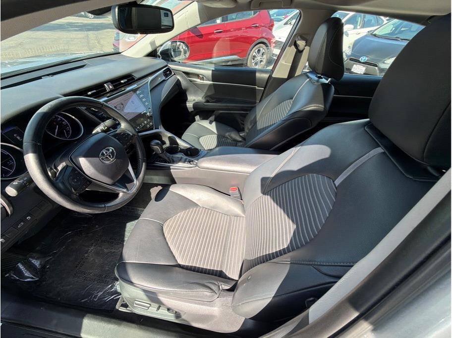 Used 2018 Toyota Camry SE w/ Audio Package FWD image 16