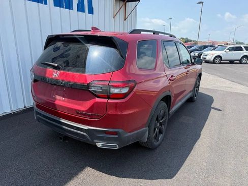 Used 2025 Honda Pilot Black Edition image 7