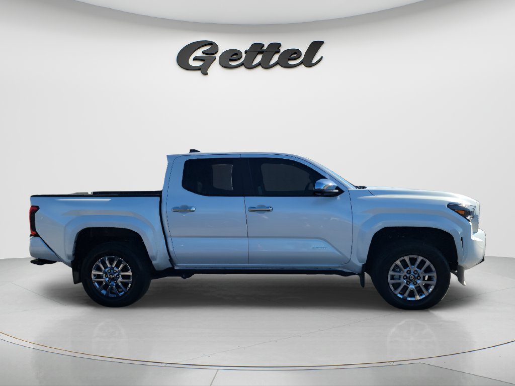 Used 2025 Toyota Tacoma Limited AWD/4WD image 4