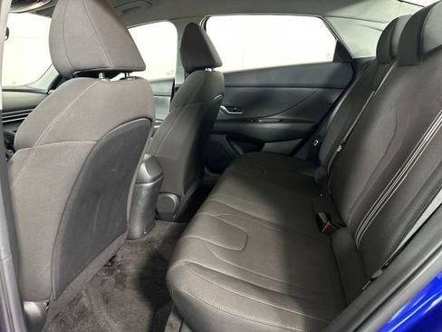 Used 2023 Hyundai Elantra SEL w/ Preferred Accessory Package image 23