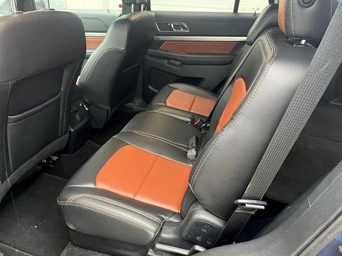 Used 2019 Ford Explorer XLT w/ Equipment Group 202A image 8