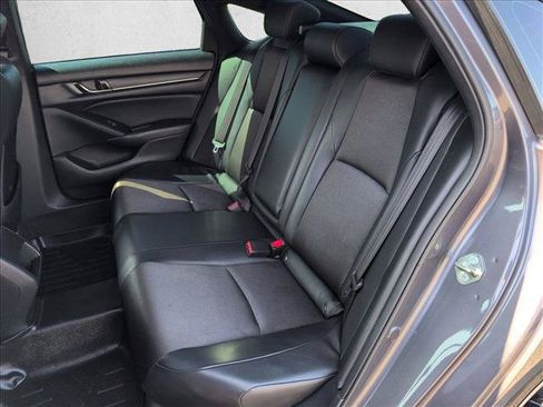 Used 2018 Honda Accord Sport image 18