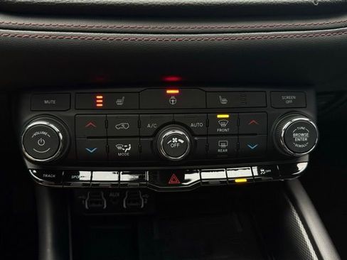 Certified 2022 Dodge Durango R/T w/ Tow 'N Go Package image 35