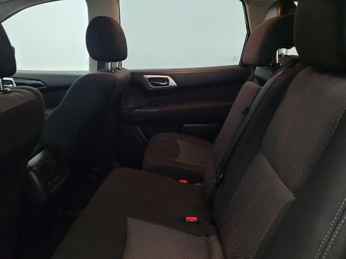 Used 2017 Nissan Pathfinder SV AWD/4WD image 18