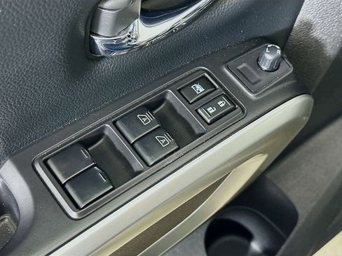 Used 2021 Nissan Titan 4x4 Crew Cab image 20
