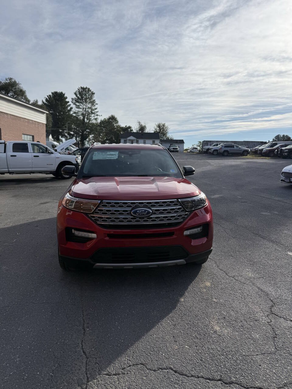 Used 2021 Ford Explorer Limited w/ Equipment Group 301A AWD/4WD image 4