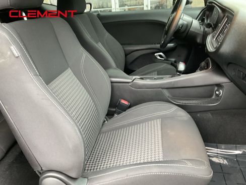 Used 2019 Dodge Challenger SXT w/ Blacktop Package image 31