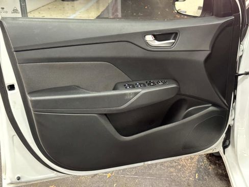 Used 2019 Hyundai Accent Limited image 17